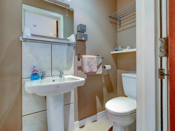 The Craimar : photo 1 de la chambre chambre lits jumeaux avec salle de bains privative