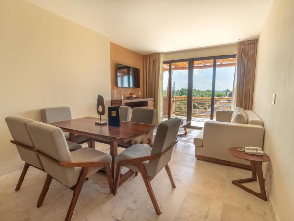 Hotel Beló Isla Mujeres - All Inclusive : photo 10 de la chambre suite deluxe lit king-size belo - réservée aux adultes