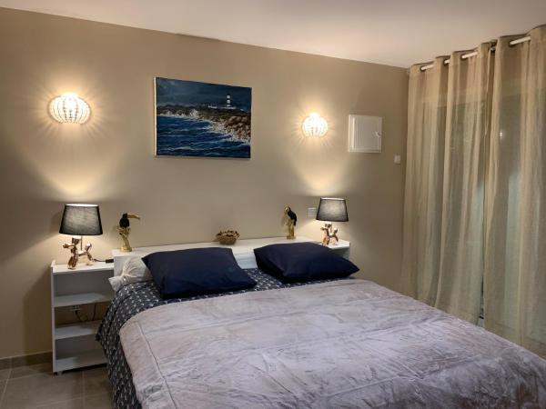 Maison Matachot : photo 1 de la chambre chambre double avec salle de bains privative extérieure