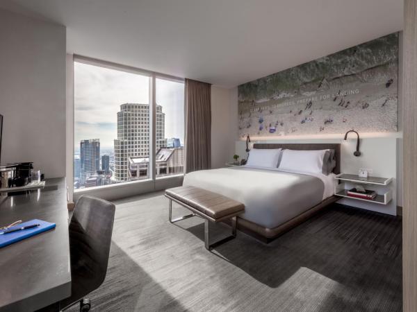 InterContinental - Los Angeles Downtown, an IHG Hotel : photo 1 de la chambre suite junior lit king-size - vue sur ville