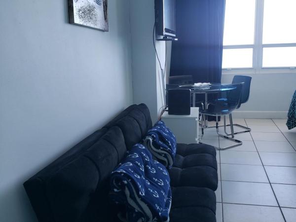 L&D Vacations Rentals : photo 2 de la chambre appartement avec balcon