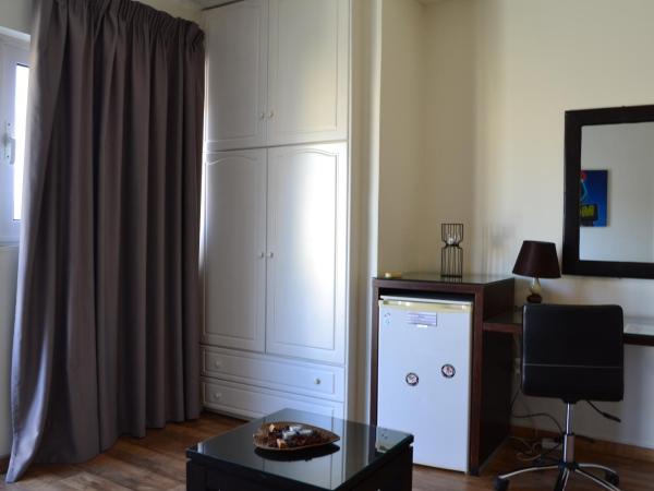 Rivitel Marousi Apartments : photo 4 de la chambre appartement avec balcon