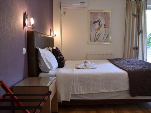 Rivitel Marousi Apartments : photo 1 de la chambre studio avec balcon