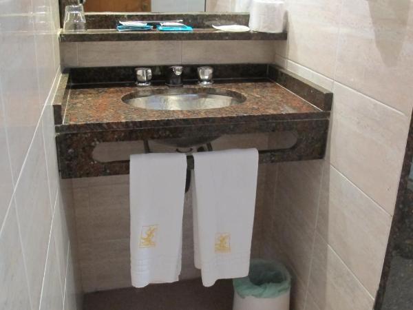 Gran Hotel Libertad : photo 3 de la chambre chambre double ou lits jumeaux