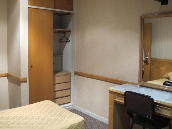 Gran Hotel Libertad : photo 2 de la chambre chambre double ou lits jumeaux