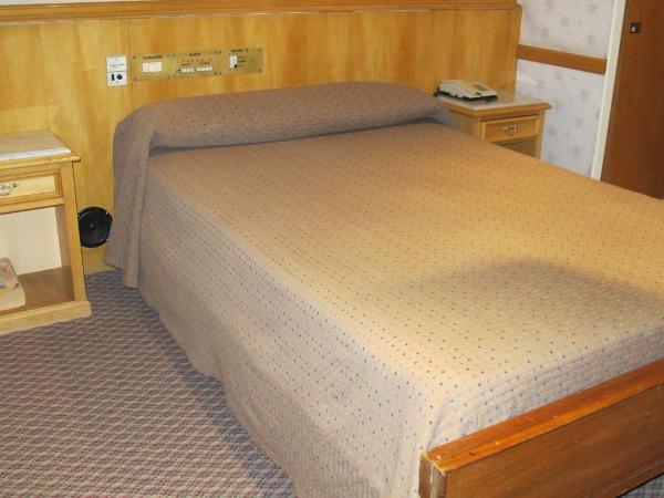 Gran Hotel Libertad : photo 4 de la chambre chambre double ou lits jumeaux