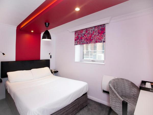 St James Hotel; BW Premier Collection : photo 4 de la chambre petite chambre simple avec lit double