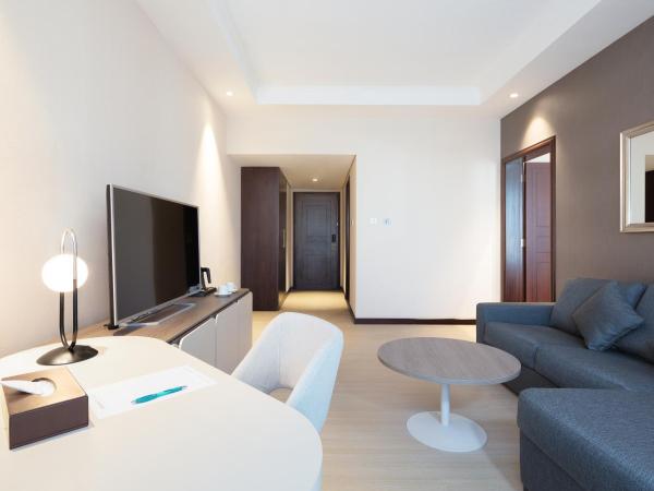 Occidental Al Jaddaf, Dubai : photo 1 de la chambre suite (2 adultes + 1 enfant) - 20 % de réduction sur nourriture et boissons, salon et spa - navette gratuite vers dubaï mall et la mer beach