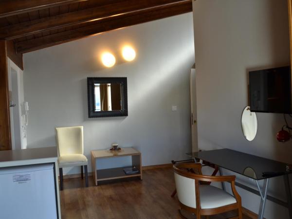 Rivitel Marousi Apartments : photo 3 de la chambre loft