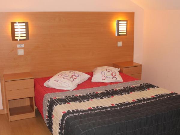Guest House Estrela : photo 1 de la chambre chambre double avec salle de bains commune