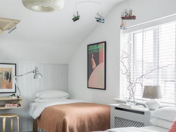 The Stop : photo 1 de la chambre chambre familiale avec douche 