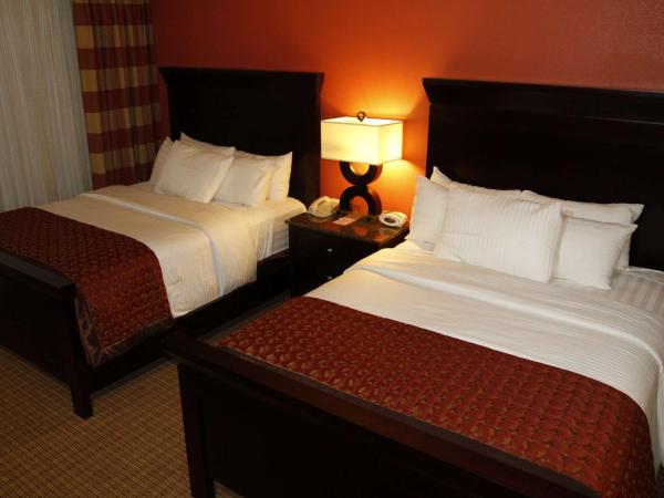 Ramada by Wyndham Viscount Suites Tucson East : photo 3 de la chambre chambre 2 lits queen-size - non-fumeurs
