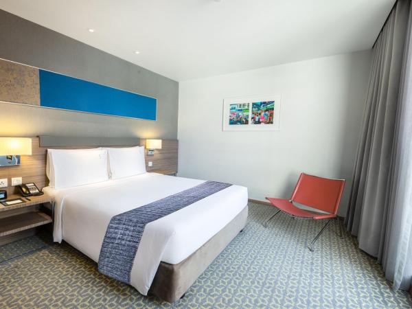 Holiday Inn Express Bangkok Sathorn, an IHG Hotel : photo 5 de la chambre chambre supérieure lit queen-size