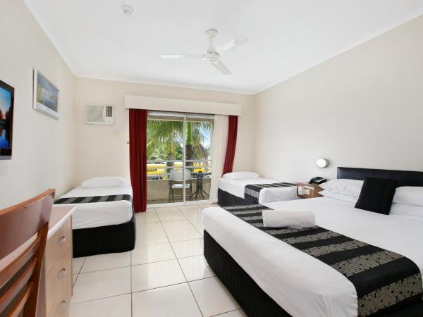 Cairns City Sheridan Motel : photo 2 de la chambre chambre familiale avec balcon
