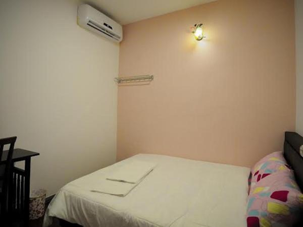 Thirty Three Stewart Houze : photo 4 de la chambre chambre double standard avec salle de bains commune (aucune fenêtre)