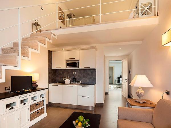 Tenuta Del Poggio Antico : photo 1 de la chambre suite junior - vue sur mer