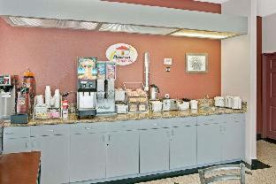 Super 8 by Wyndham Hollywood/LA Area : photo 1 de la chambre room #18573938