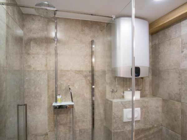 JR Luxury Guesthouse2 : photo 4 de la chambre chambre double deluxe (2 adultes + 1 enfant)