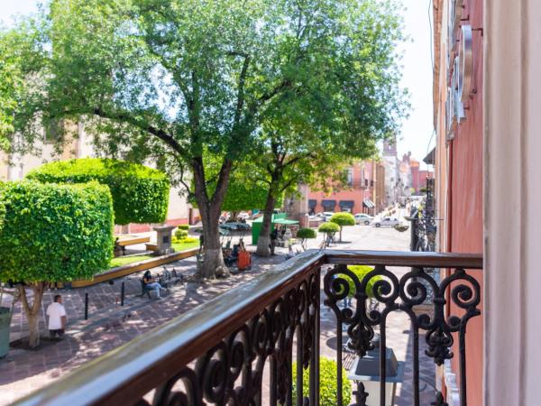 Hotel Madero : photo 2 de la chambre chambre lits jumeaux avec balcon
