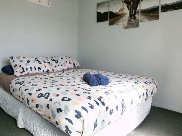 Finlay Jack's Backpackers : photo 2 de la chambre chambre double avec salle de bains commune