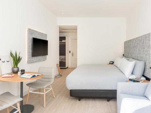 INNSIDE by Meliá Madrid Gran Vía : photo 8 de la chambre studio - vue sur gran vía