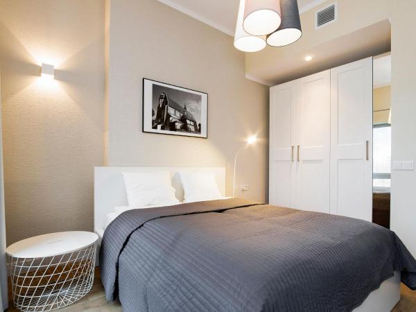 Cracow Riverside Aparthotel : photo 8 de la chambre appartement de luxe 1 chambre avec vue sur la rivière