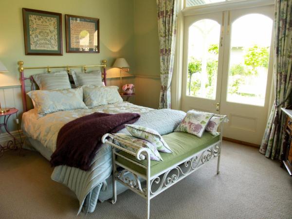 Lilac Rose Boutique Bed and Breakfast : photo 1 de la chambre chambre lit queen-size - vue sur jardin