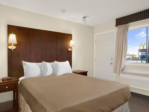 Thriftlodge Saskatoon : photo 4 de la chambre 1 queen bed and 1 double bed, studio suite, non-smoking