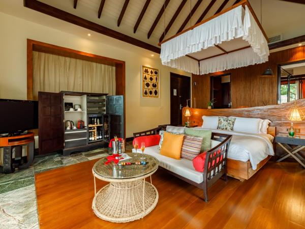 OZEN RESERVE BOLIFUSHI - Luxury All Inclusive : photo 3 de la chambre villa de plage sunset avec piscine privée