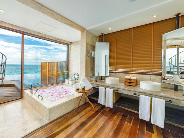 OZEN RESERVE BOLIFUSHI - Luxury All Inclusive : photo 5 de la chambre hébergement réserve privé côté océan avec toboggan - 2 chambres