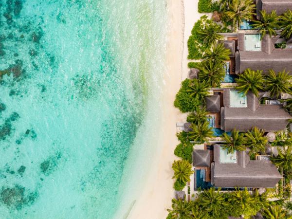 OZEN RESERVE BOLIFUSHI - Luxury All Inclusive : photo 9 de la chambre pavillon sunrise côté plage avec piscine - 2 chambres
