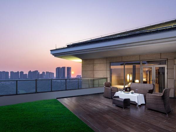 Crowne Plaza Chongqing New North Zone, an IHG Hotel : photo 6 de la chambre suite 2 chambres