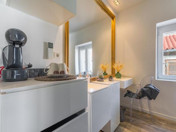 Luxury rooms in Old Town by Belmont Realty : photo 7 de la chambre chambre double avec salle de bains privative