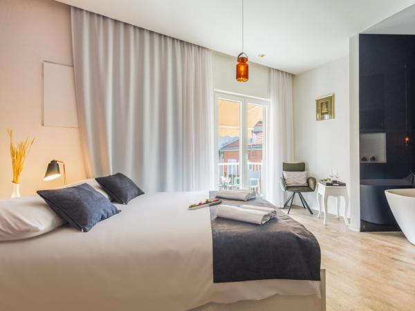 Luxury rooms in Old Town by Belmont Realty : photo 8 de la chambre chambre double avec salle de bains privative