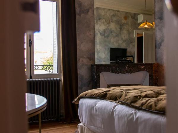 Maison Blanche Chartres - Maison d'hôtes 5 étoiles : photo 1 de la chambre chambre lit king-size deluxe