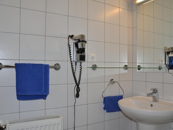 AeroRooms : photo 6 de la chambre chambre double - accessible depuis la zone commune