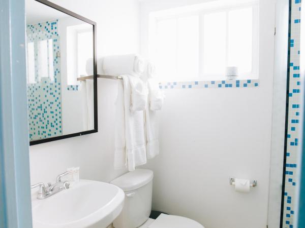 Aqua Hotel & Suites : photo 3 de la chambre chambre lit king-size standard