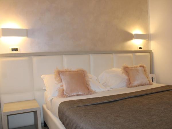Artemisia Palace Hotel : photo 5 de la chambre chambre double ou lits jumeaux avec balcon