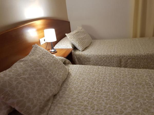Hostal Mary -Adults Only 18 and up : photo 6 de la chambre chambre lits jumeaux