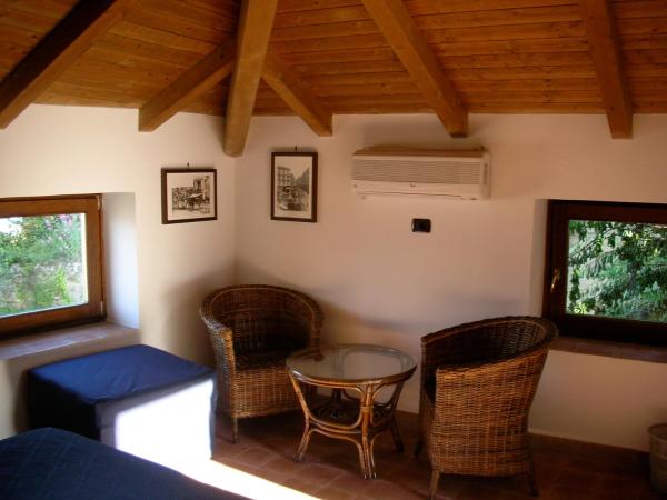 Guest House Pedamentina : photo 4 de la chambre chambre triple