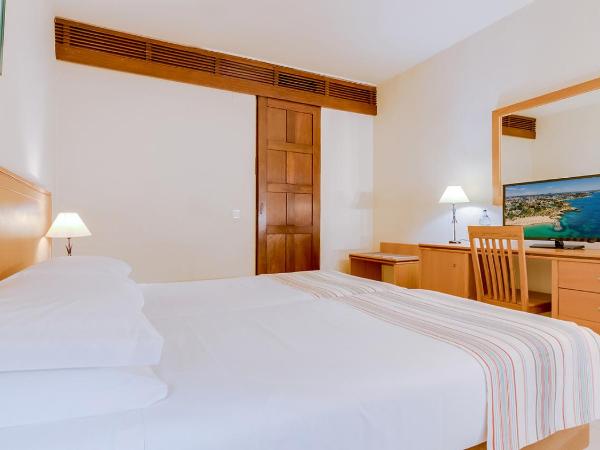 Auramar Beach Resort : photo 2 de la chambre chambre lits jumeaux