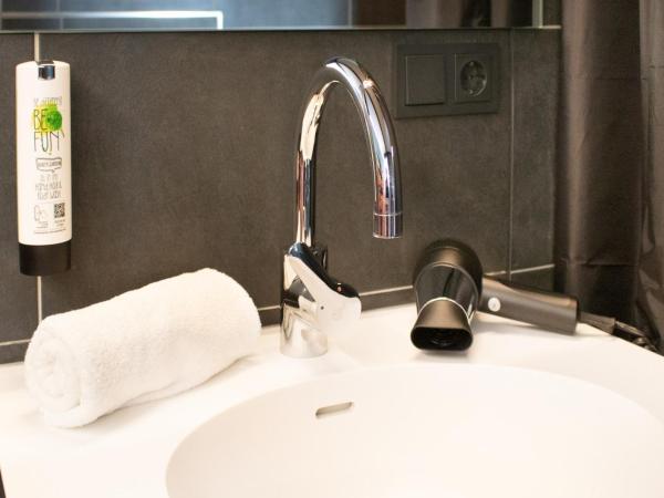 LE Hotel by WMM Hotels : photo 8 de la chambre chambre simple - accessible aux personnes à mobilité réduite