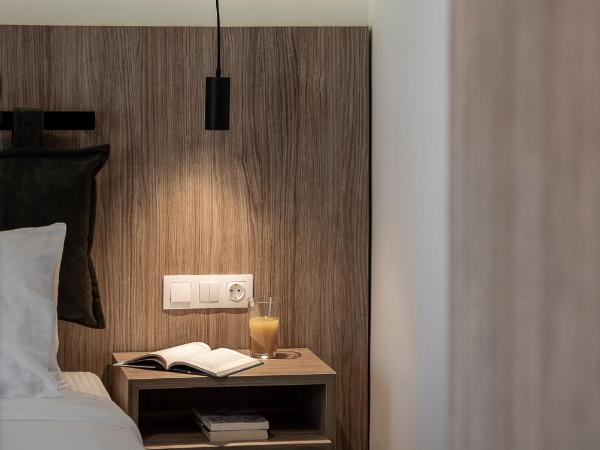 Morum City Hotel Chania : photo 3 de la chambre chambre double avec balcon