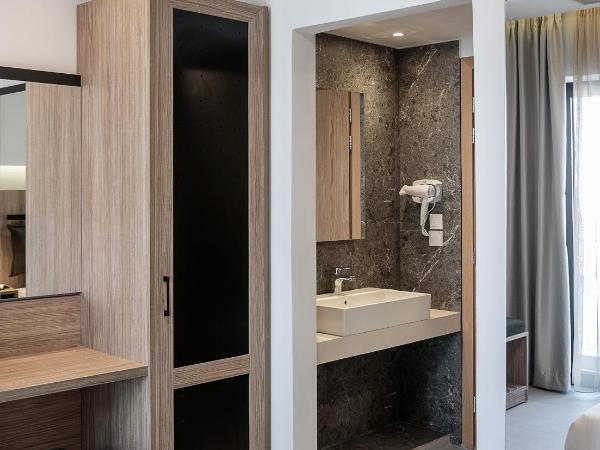 Morum City Hotel Chania : photo 7 de la chambre chambre double avec balcon