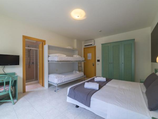 Hotel Airone : photo 2 de la chambre chambre quadruple