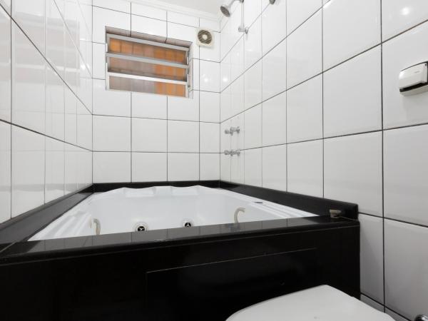 Hotel Anália Franco : photo 3 de la chambre suite avec baignoire spa