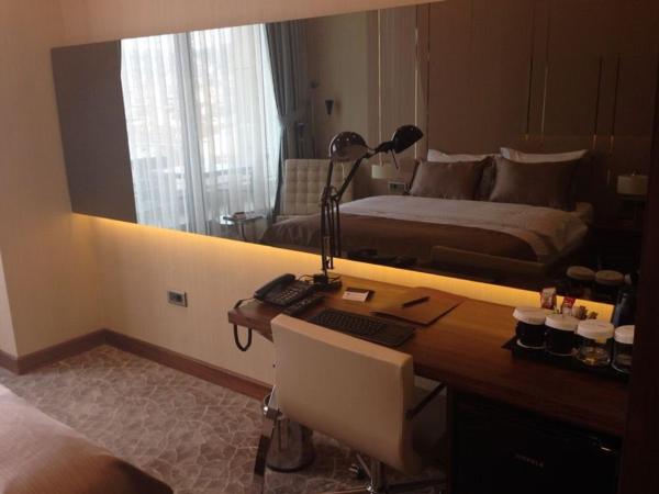 Inera Hotel Pendik : photo 3 de la chambre suite junior avec balcon