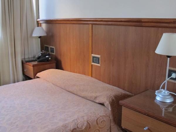 Hotel Pedraza : photo 1 de la chambre chambre double ou lits jumeaux