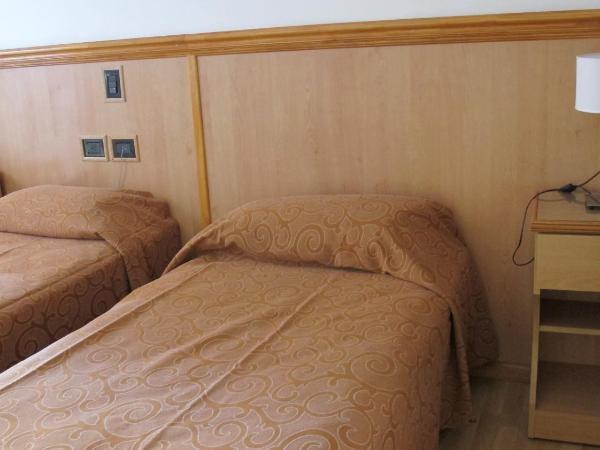 Hotel Pedraza : photo 3 de la chambre chambre triple