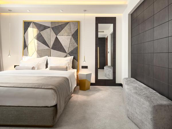 Time Boutique Hotel : photo 4 de la chambre chambre double confort avec balcon - parking gratuit